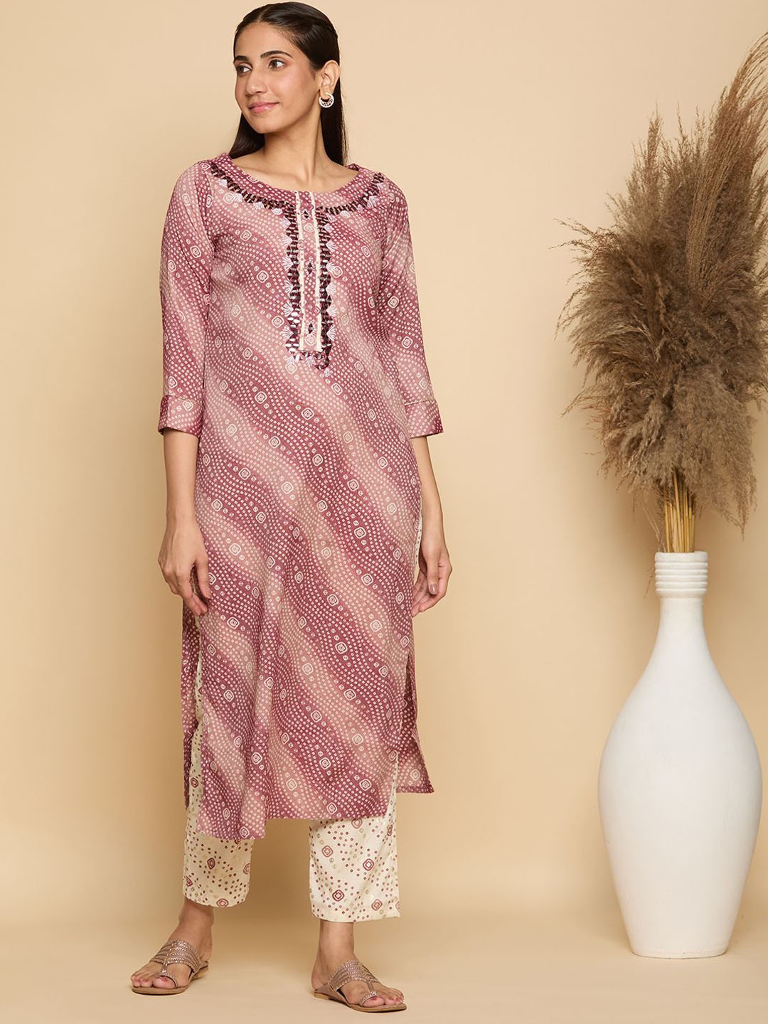 

KRSN FAB Bandhani Printed Mirror Work Boat Neck Straight Kurta with Pyjama, Mauve