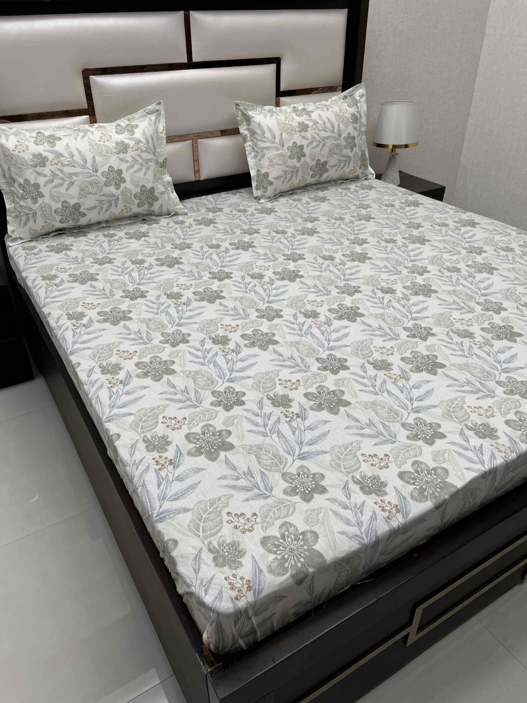 

Pure Decor Sapphire White Printed 400 TC Pure Cotton Fitted Super King Bedsheet Set