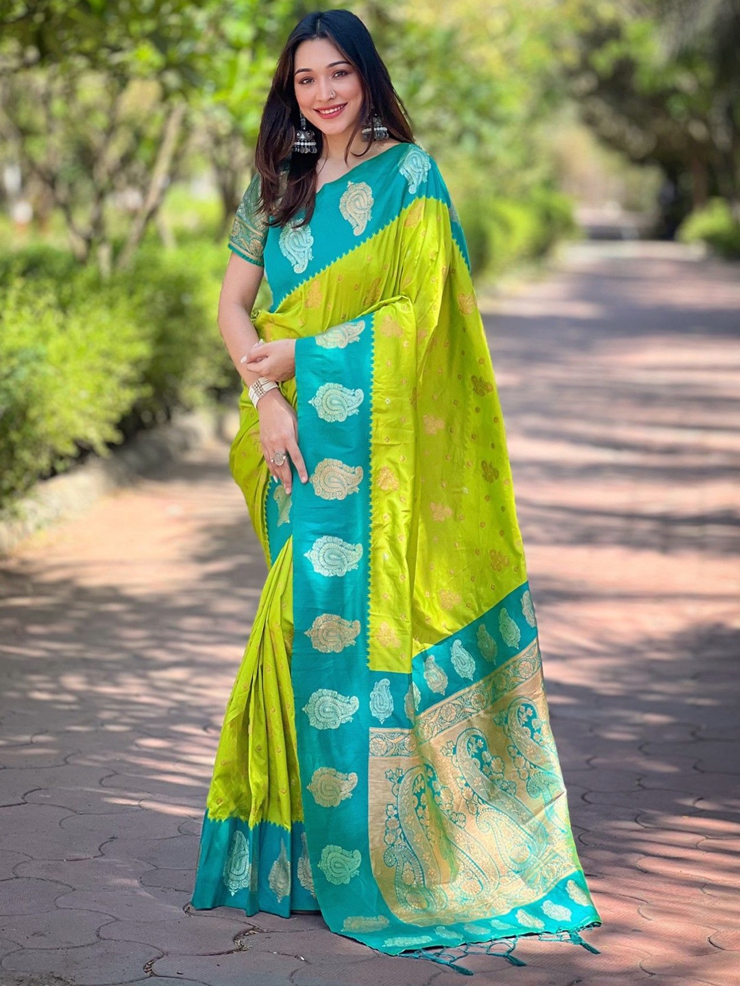 

Mitera Woven Design Zari Banarasi Saree, Green