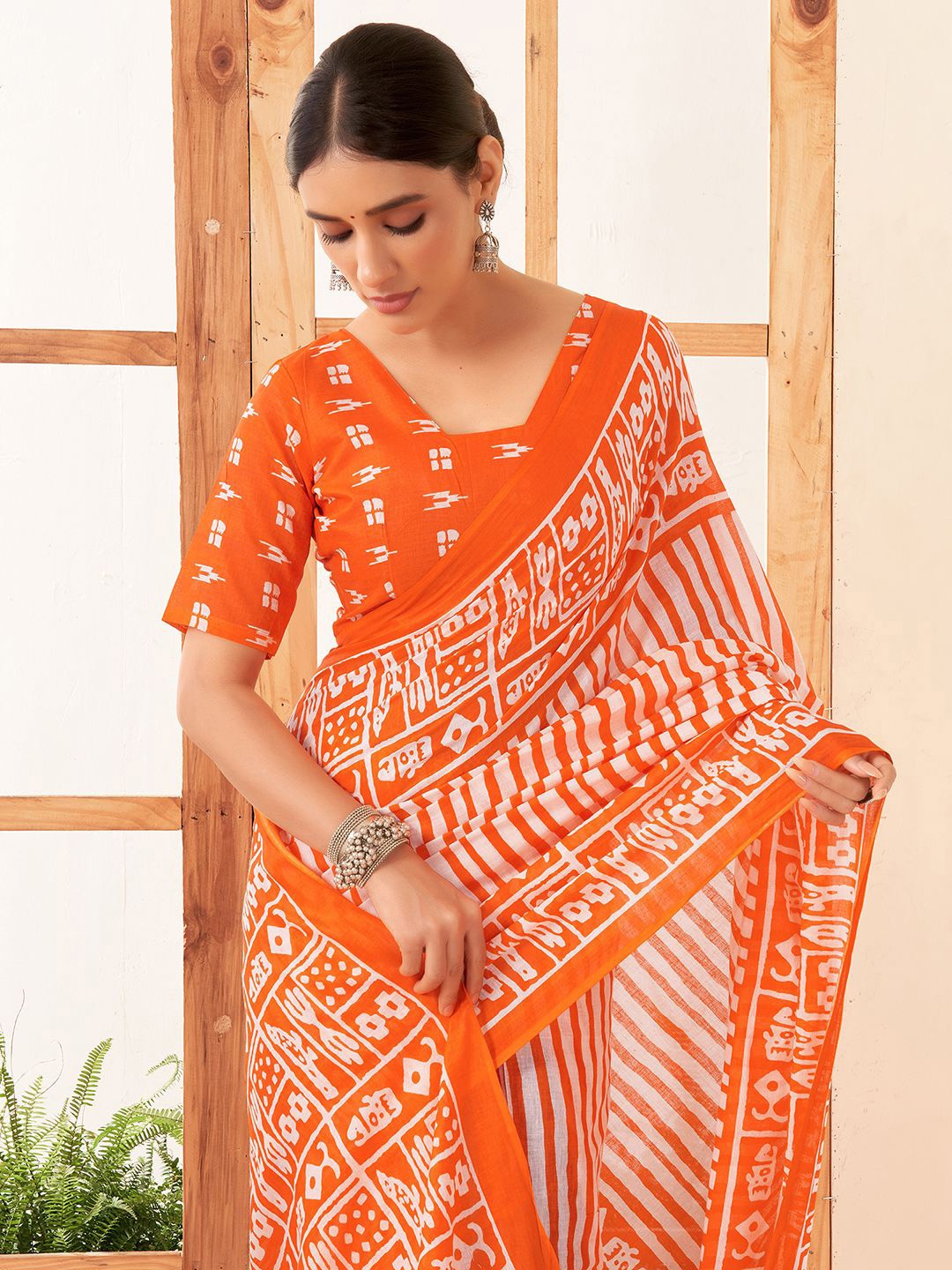 

all about you Batik Printed Pure Cotton Saree, Orange