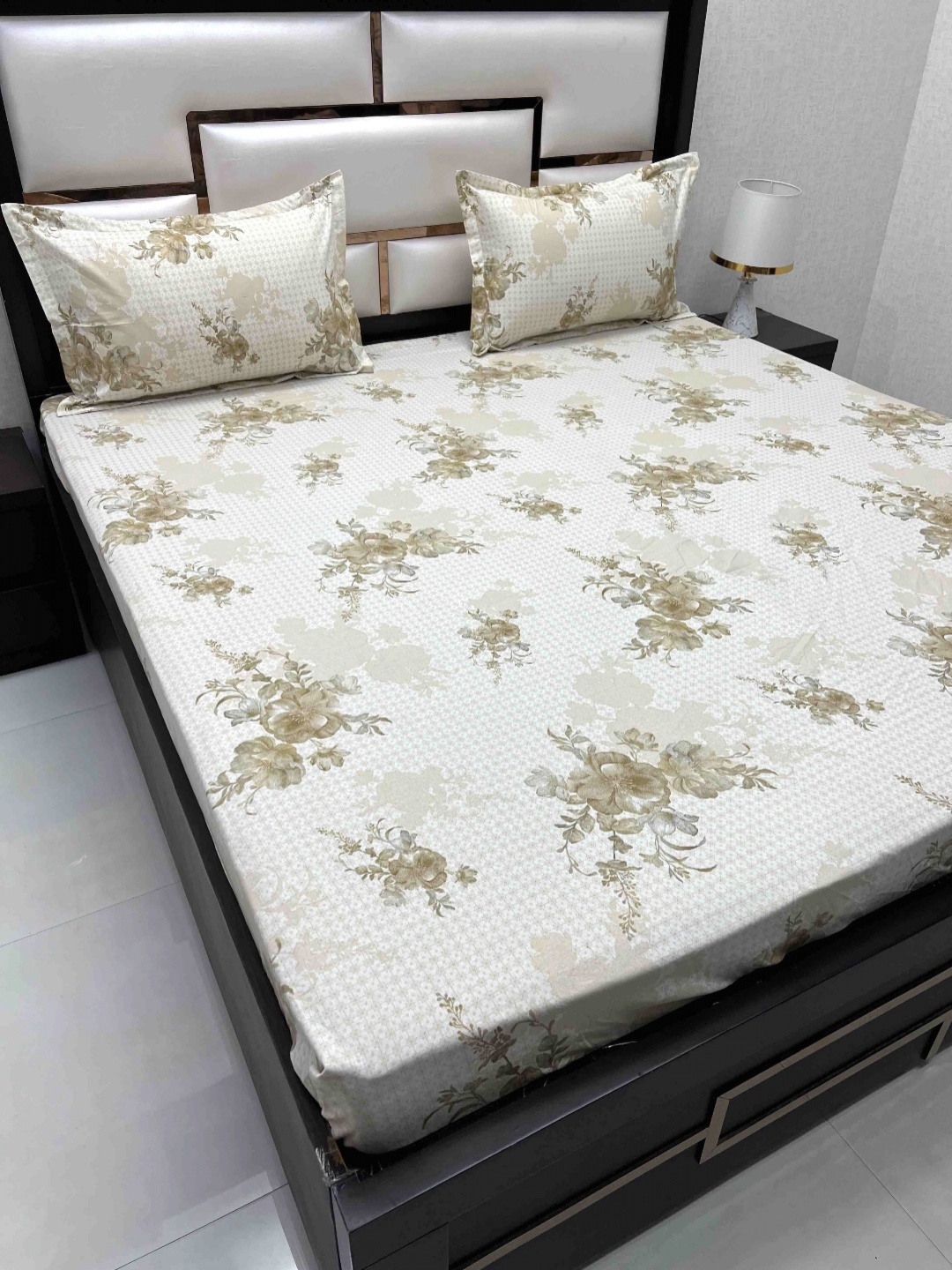 

Pure Decor Brown & White Floral 330 TC King Bedsheet with 2 Pillow Covers