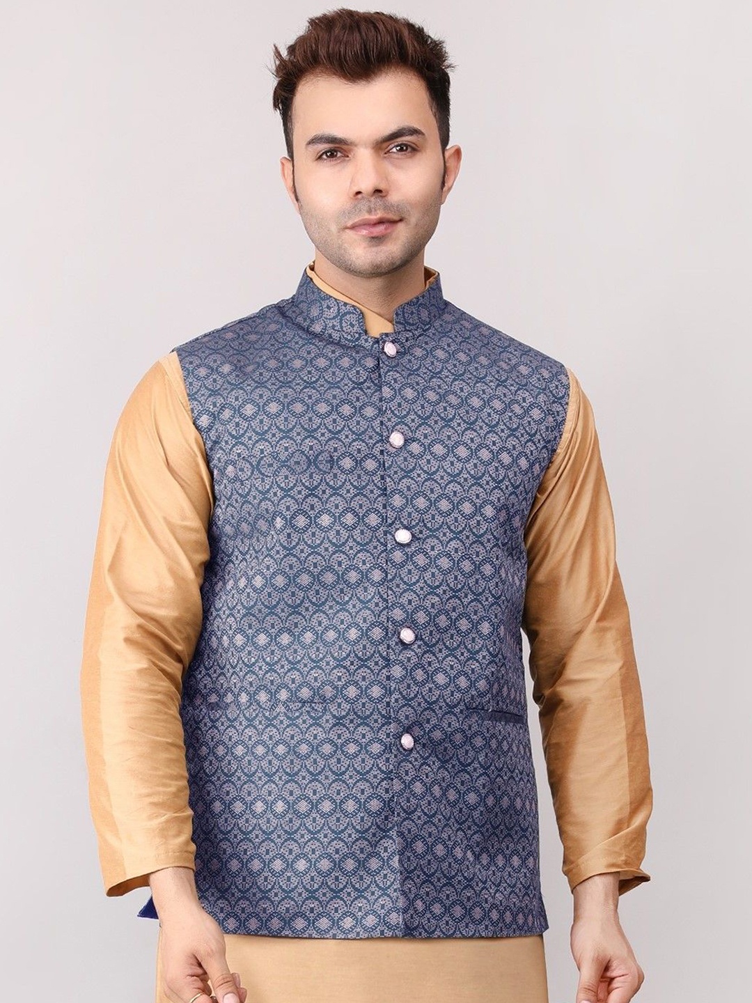 

Voniry Men Embroidered Nehru Jackets, Navy blue