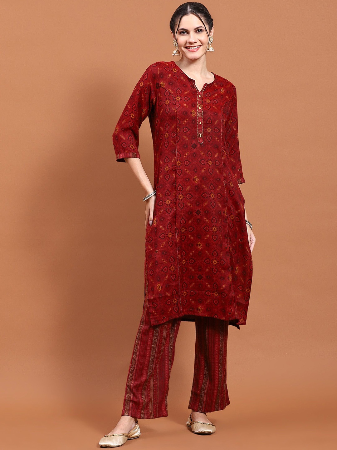 

Shree Geometric Printed Liva Straight Kurta with Trousers, Maroon