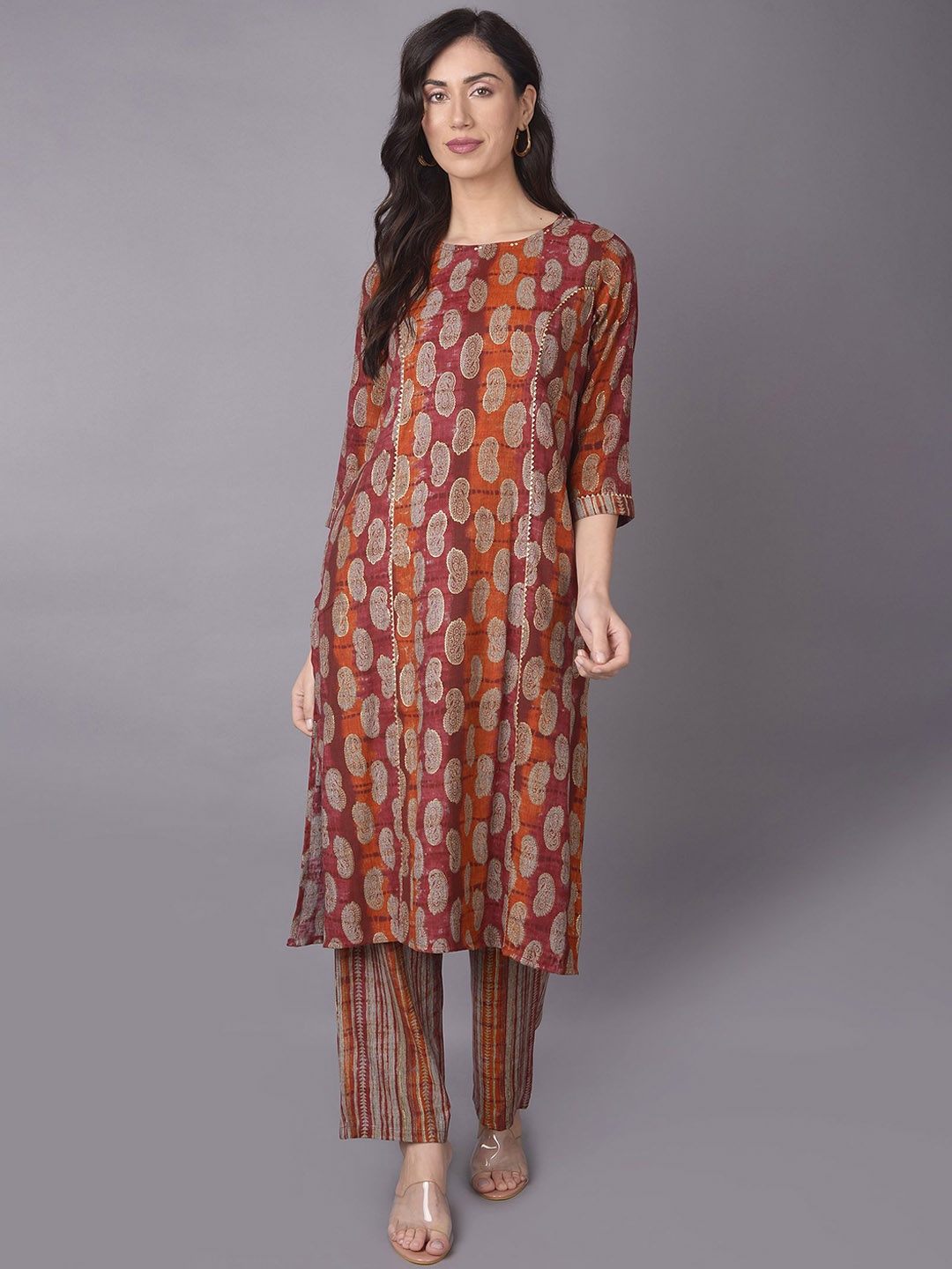 

Shree Paisley Printed Round Neck Gotta Patti Straight Kurta with Trousers, Red