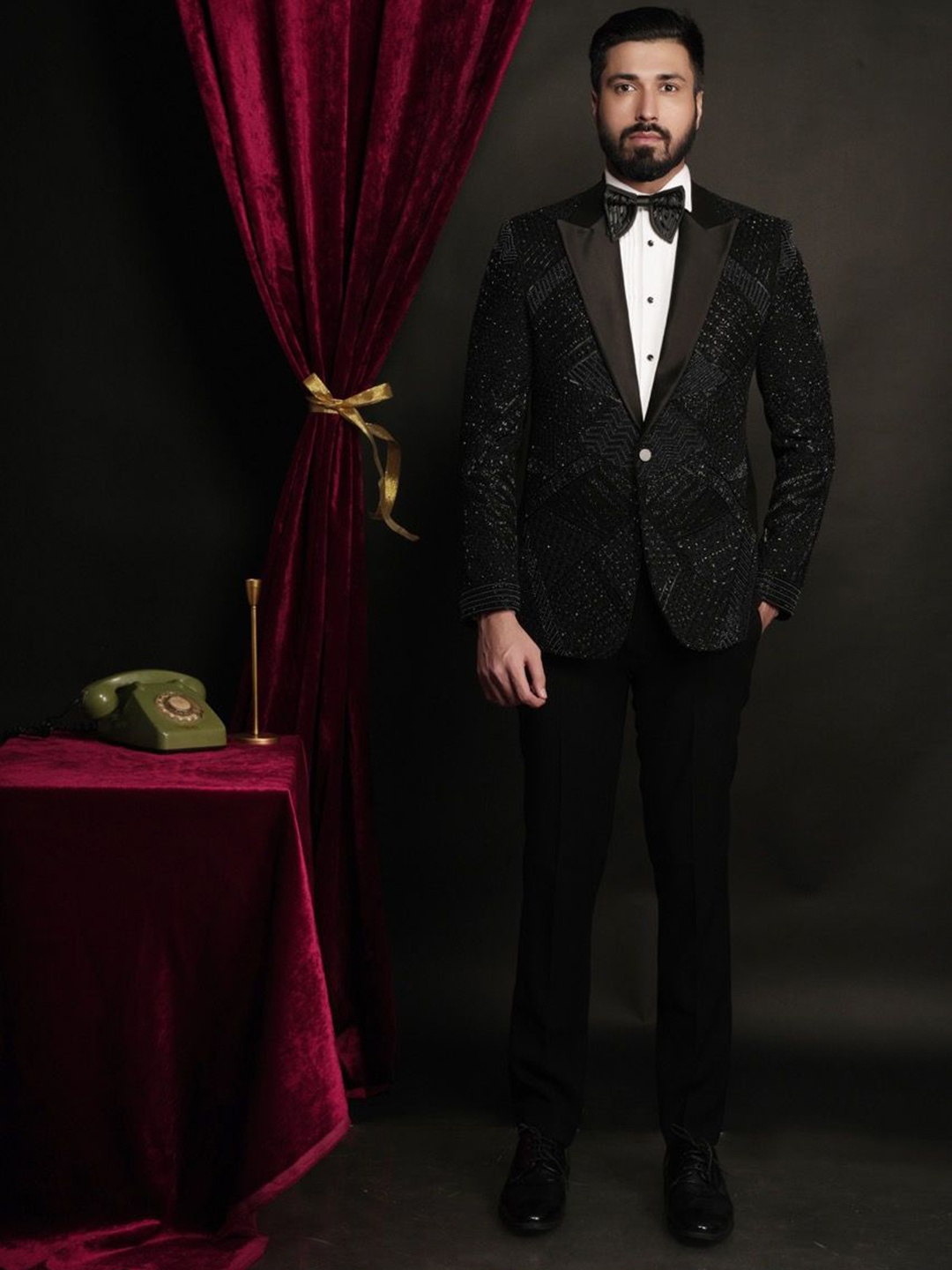 

sven suits Men 4-Piece Embroidered Single-Breasted Suits, Black