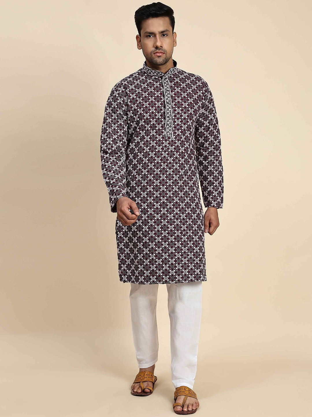 

Pro-Ethic STYLE DEVELOPER Geometric Embroidered Sequinned Pure Cotton Kurta & Pyjamas, Maroon