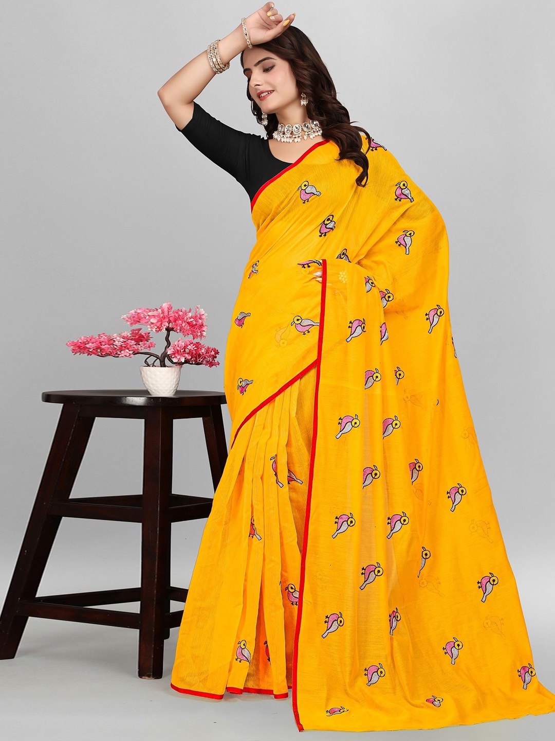 

Aika Abstract Embroidered Pure Cotton Chanderi Ready to Wear Saree, Yellow