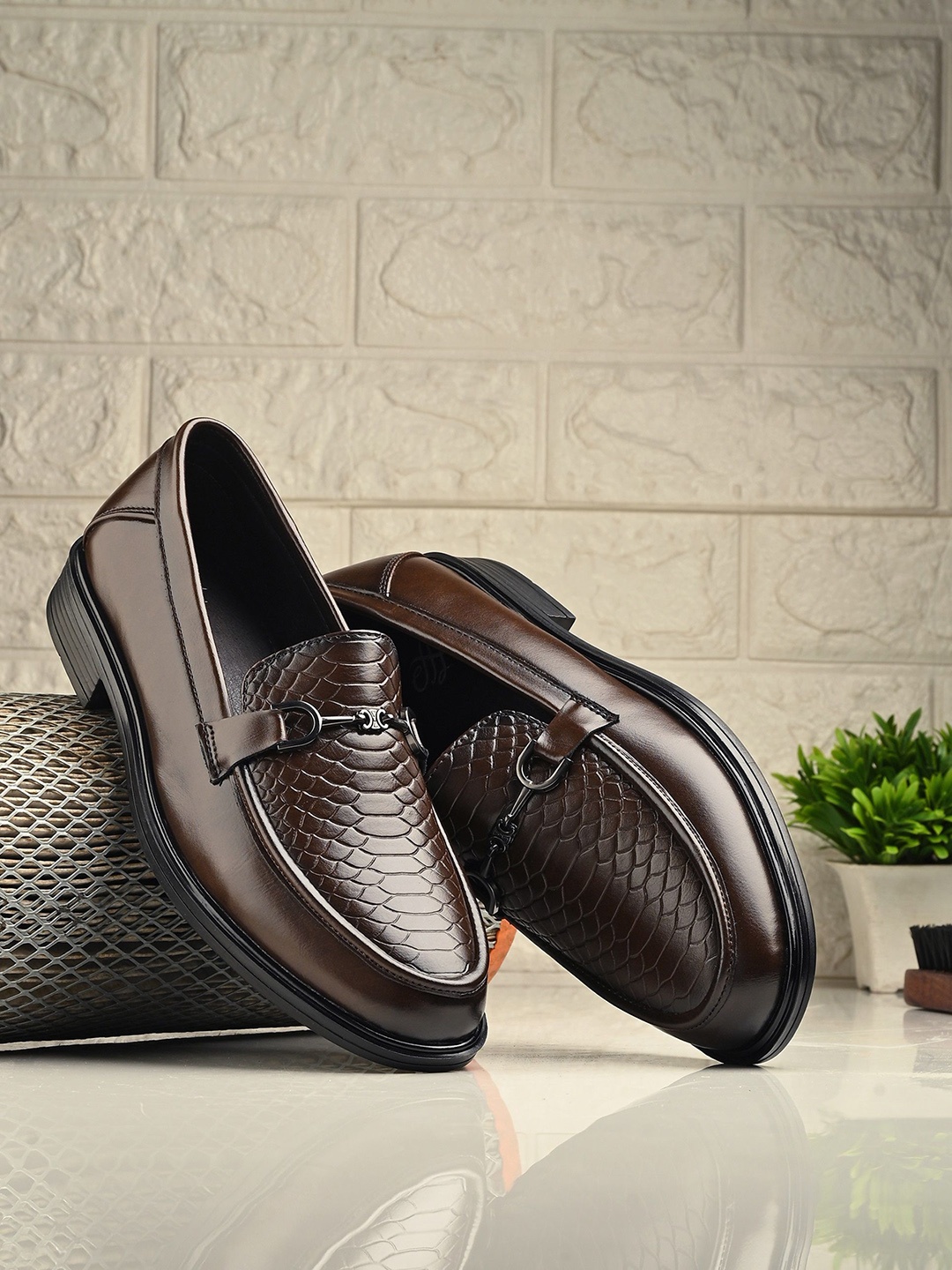 

House of Pataudi Men Textured Formal Loafers, Brown