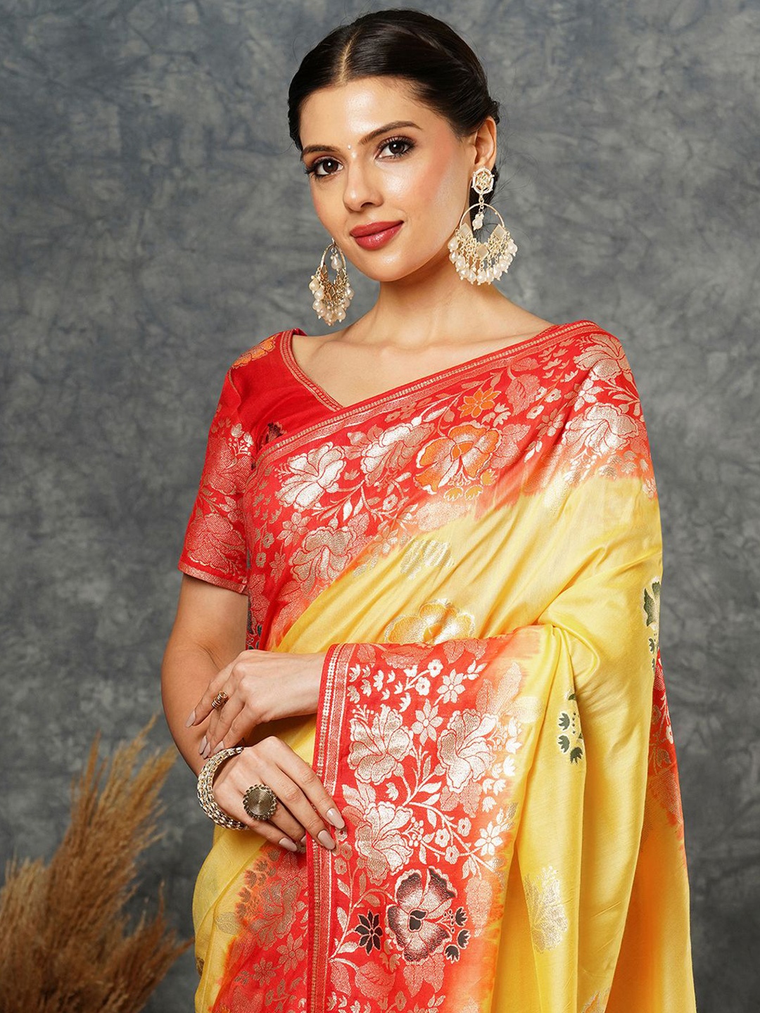 

Satrani Woven Design Zari Banarasi Saree, Yellow