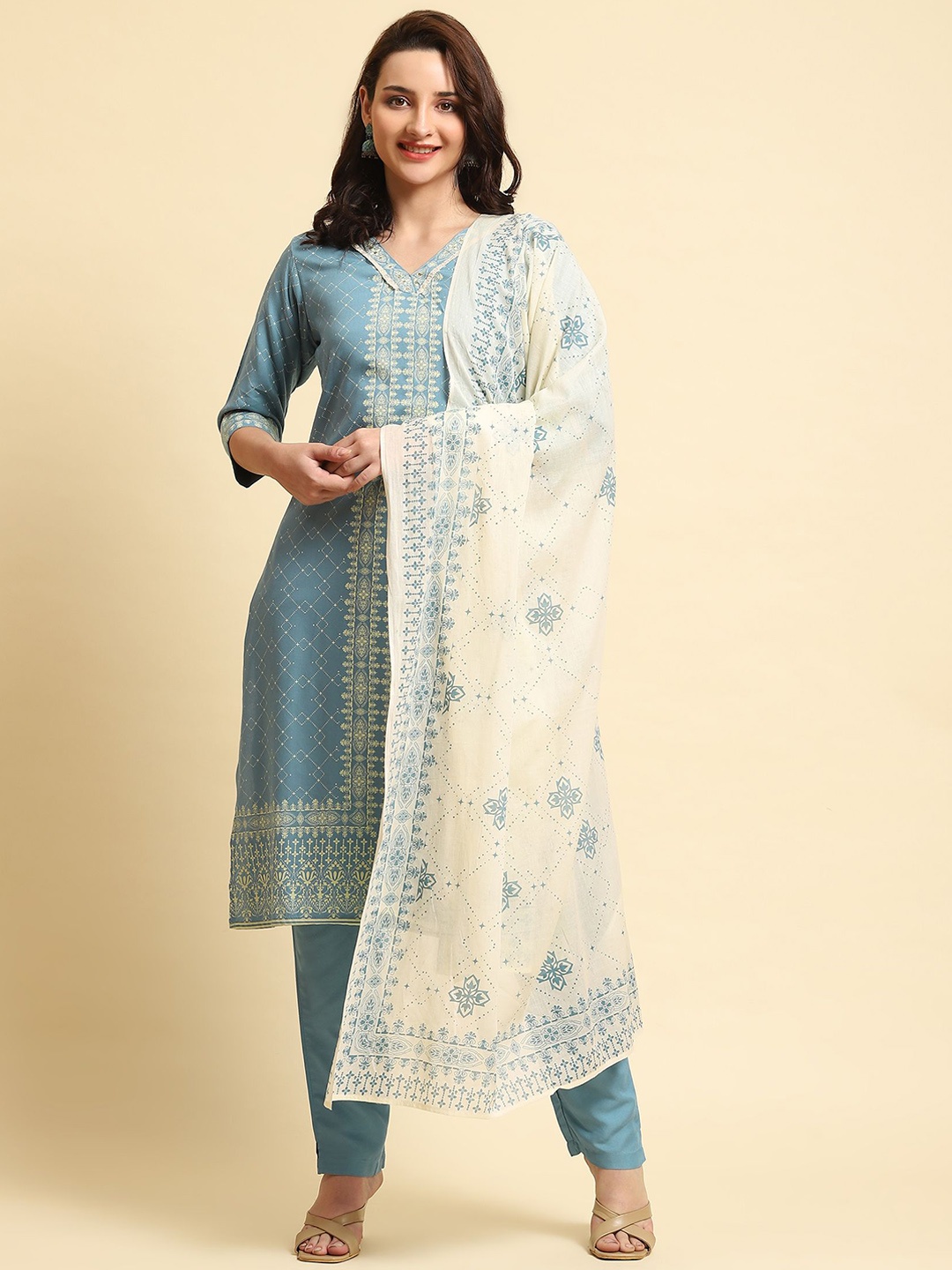 

Shree Ethnic Motifs Printed V-Neck Straight Kurta with Trousers & Dupatta, Blue