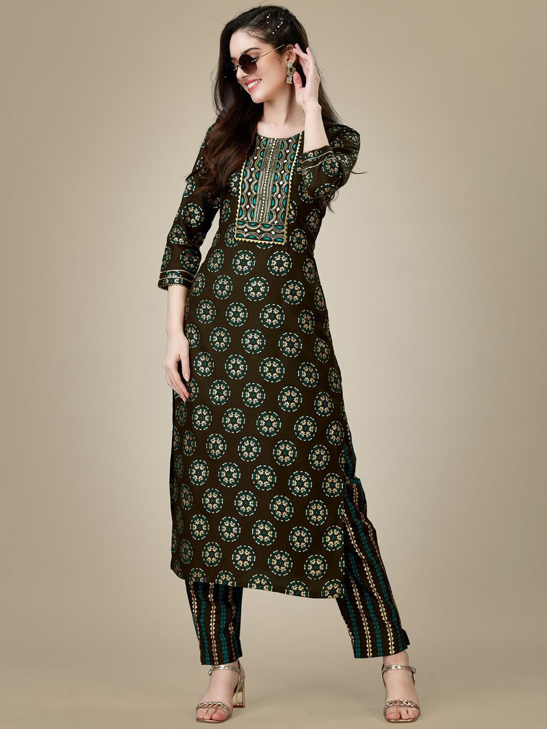 

KAYOMMI Geometric Embroidered Gotta Patti Kurta with Trouser, Coffee brown
