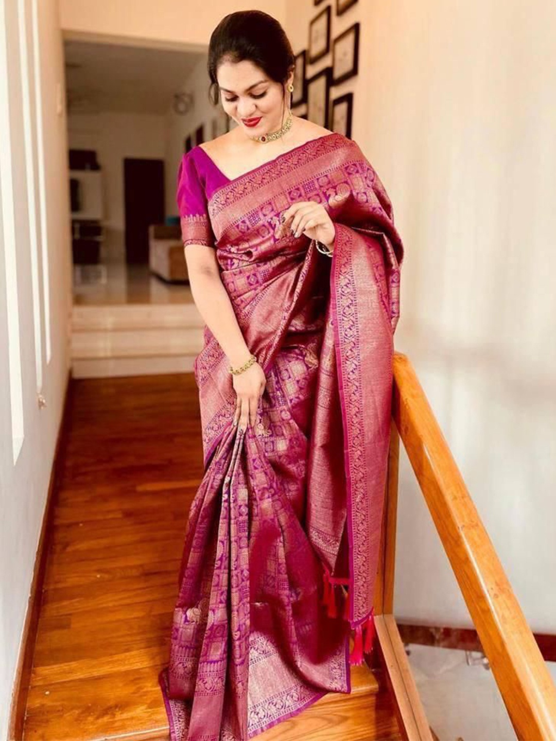 

Kriyansh Ethnic Motifs Woven Design Zari Kanjeevaram Saree, Pink