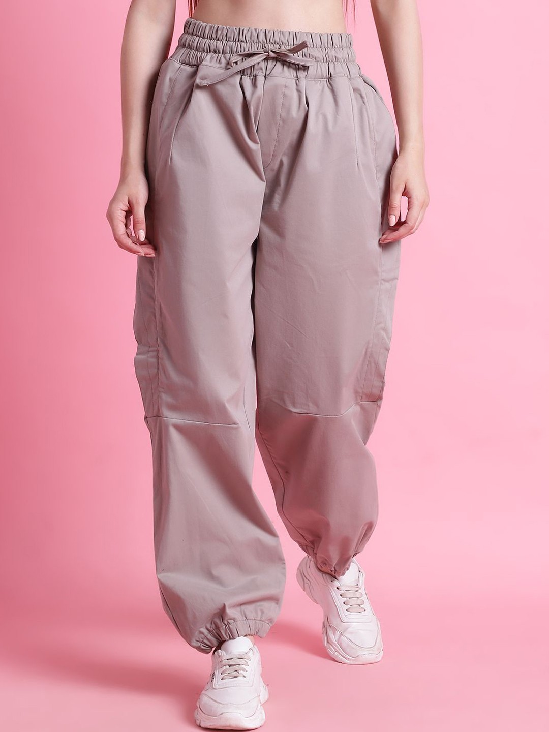 

TAG 7 Women Relaxed Loose Fit High-Rise Cargos Trousers, Grey