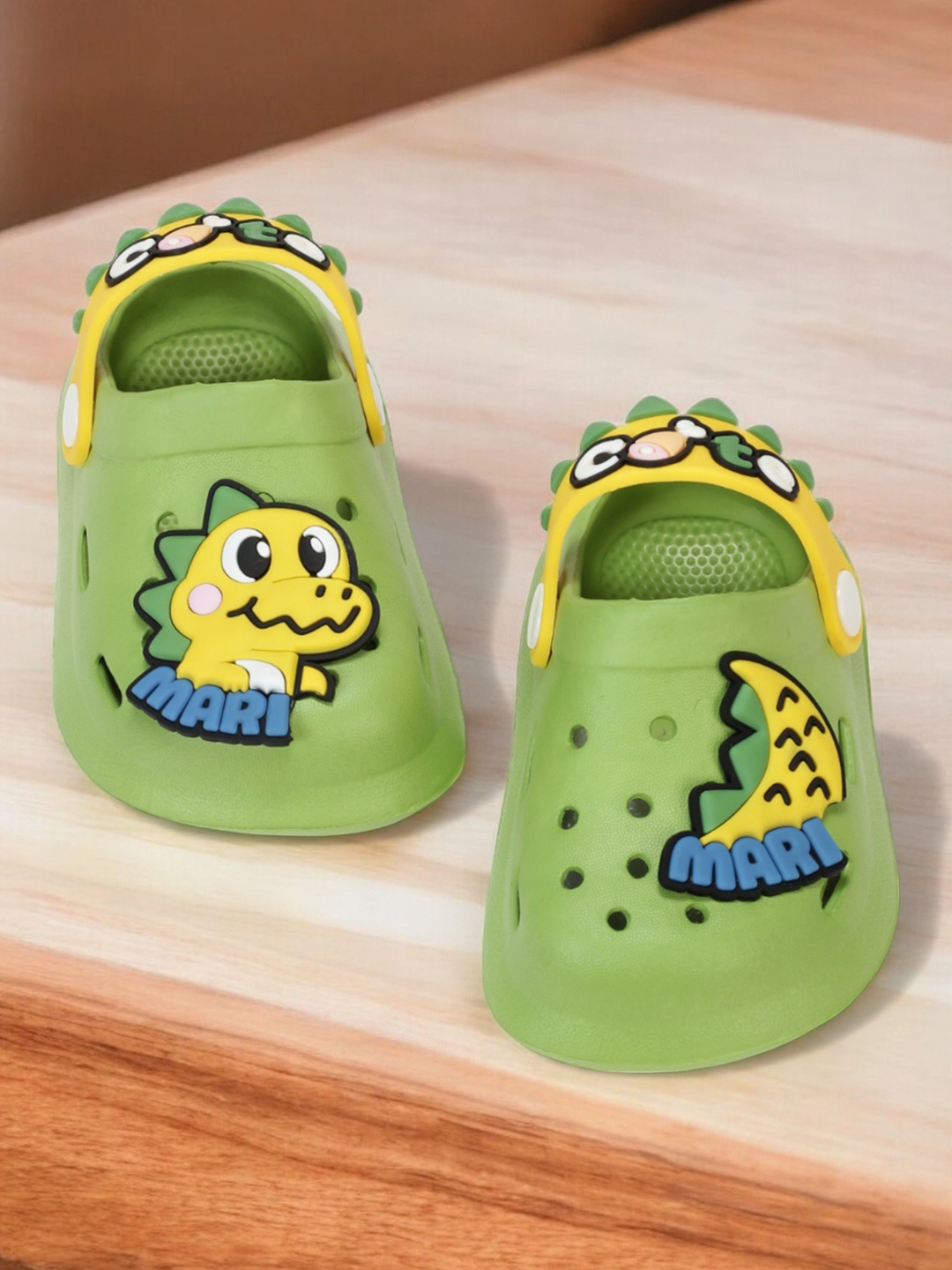 

Lil Lollipop Kids Cartoon Applique Anti-Slip Clogs, Green