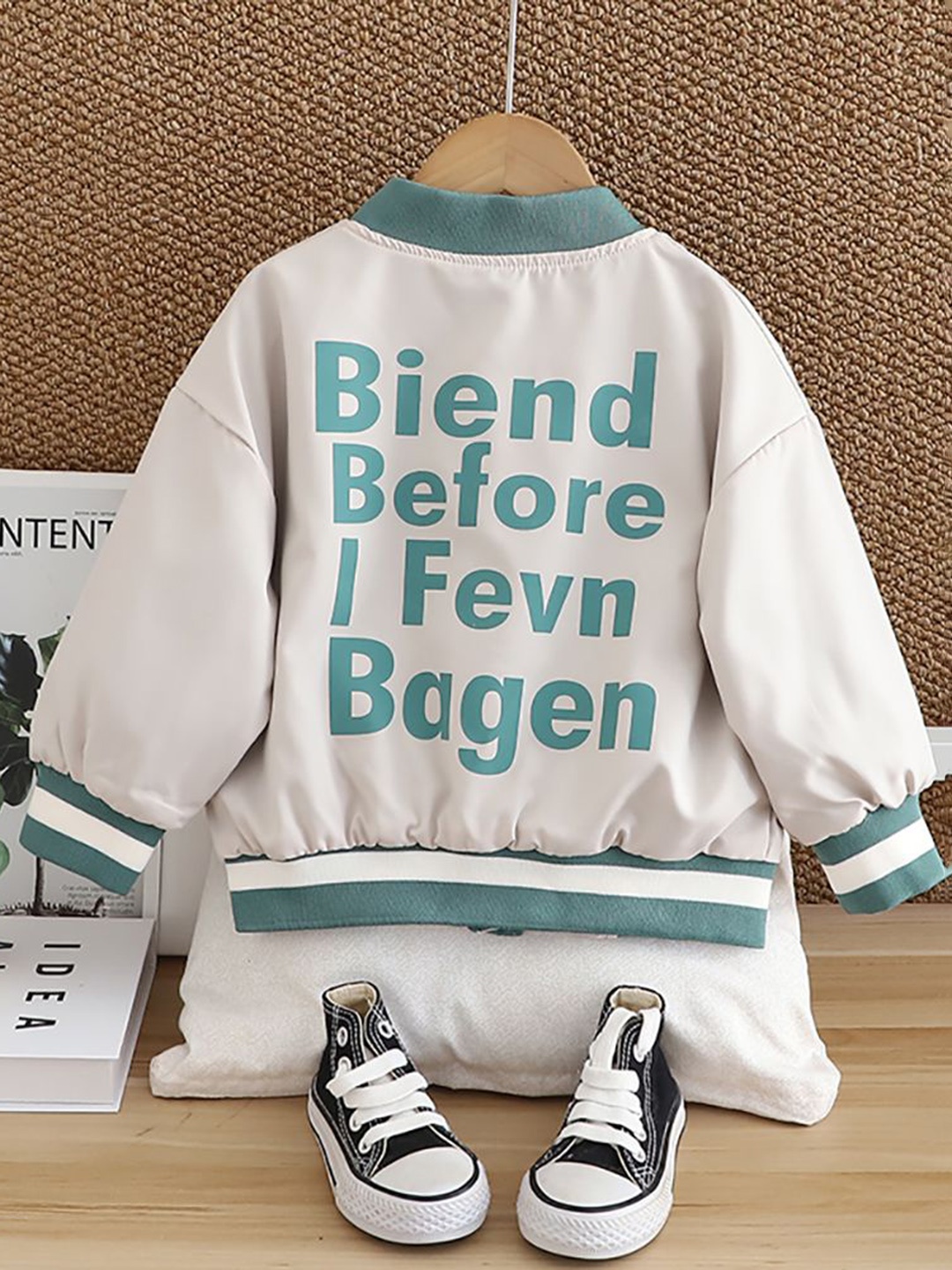 

StyleCast x Revolte Unisex Kids Printed Lightweight Outdoor Sporty Jacket, White