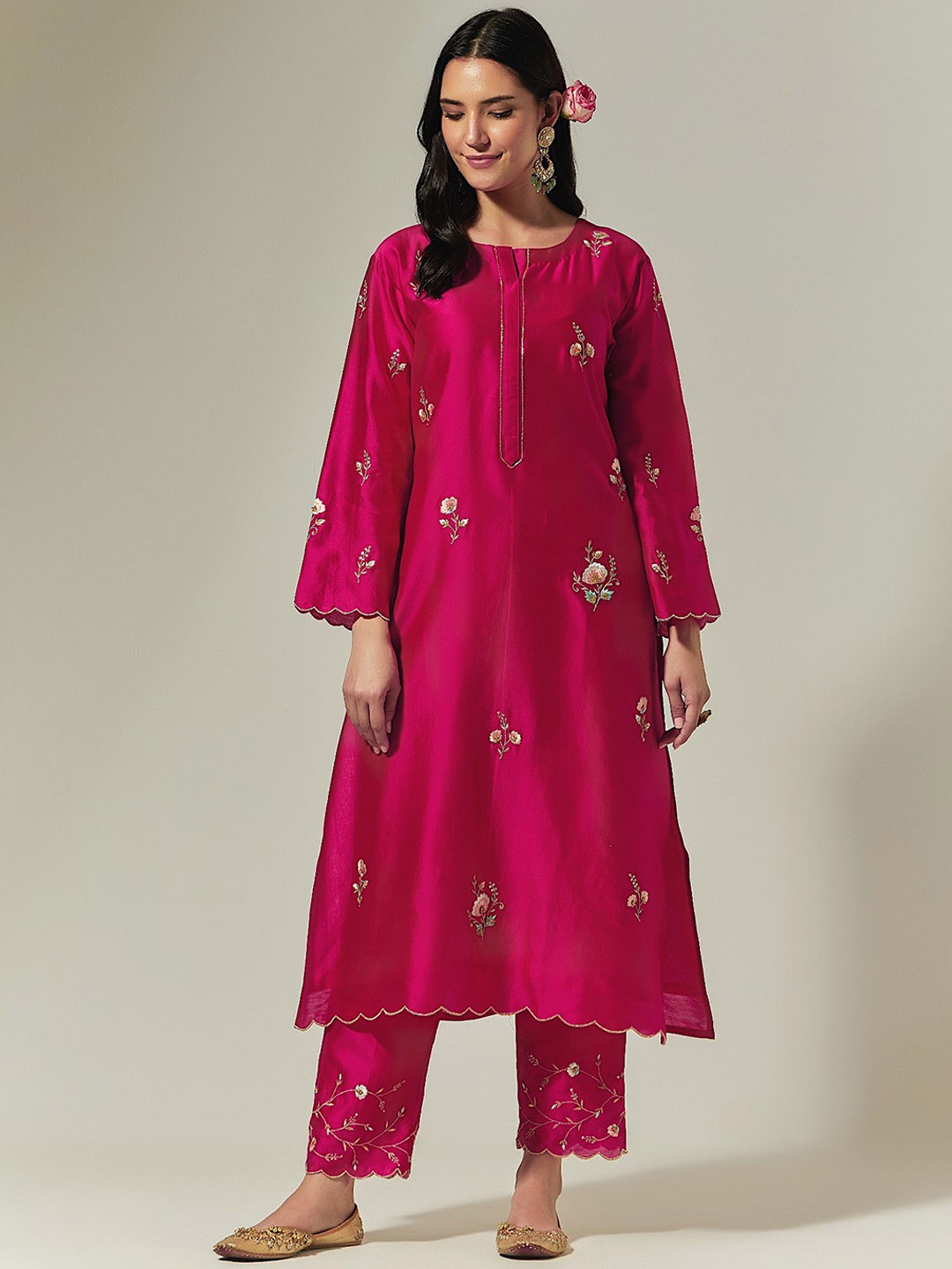 

Anantaa by roohi trehan Floral Embroidered Chanderi Silk Kurta, Magenta