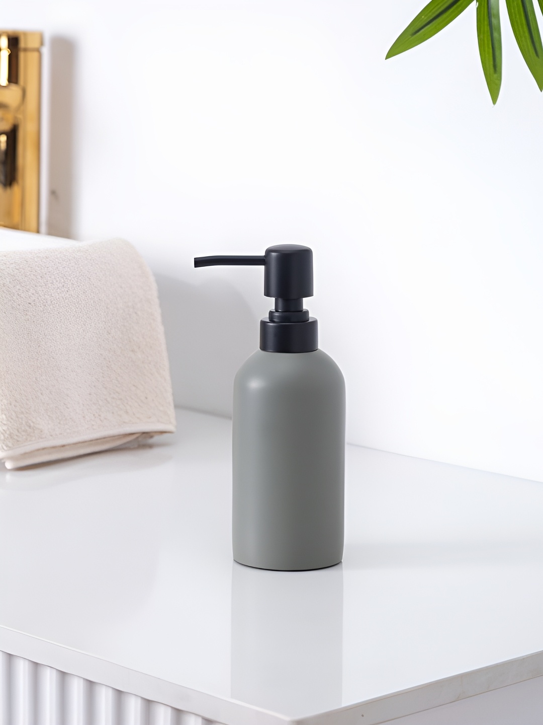 

Pano Olive Green & Black Solid Ceramic Soap Dispenser 300ml