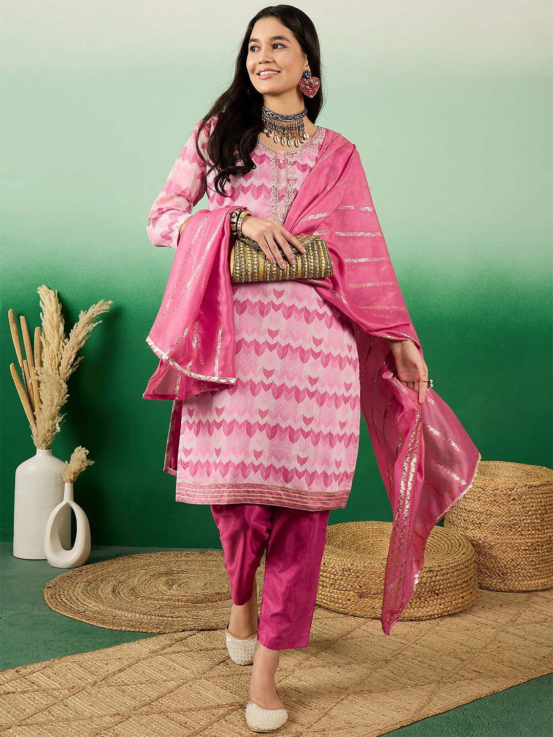 

MANVAA Women Printed Straight Kurta With Trousers & Dupatta, Pink