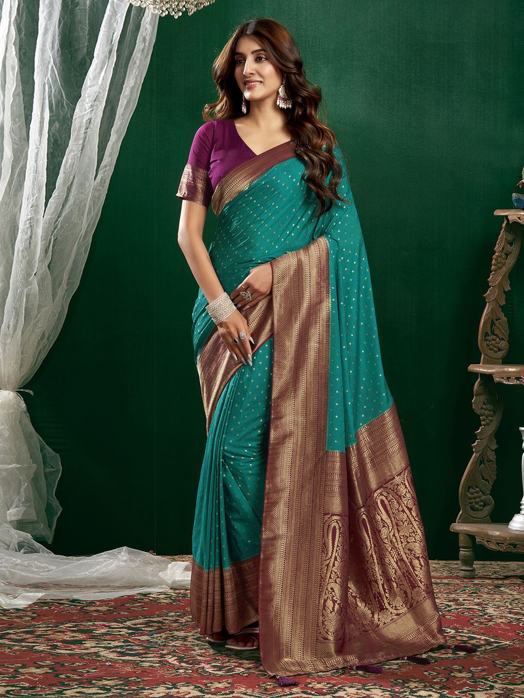 

Satrani Woven Design Zari Pure Georgette Banarasi Saree, Green