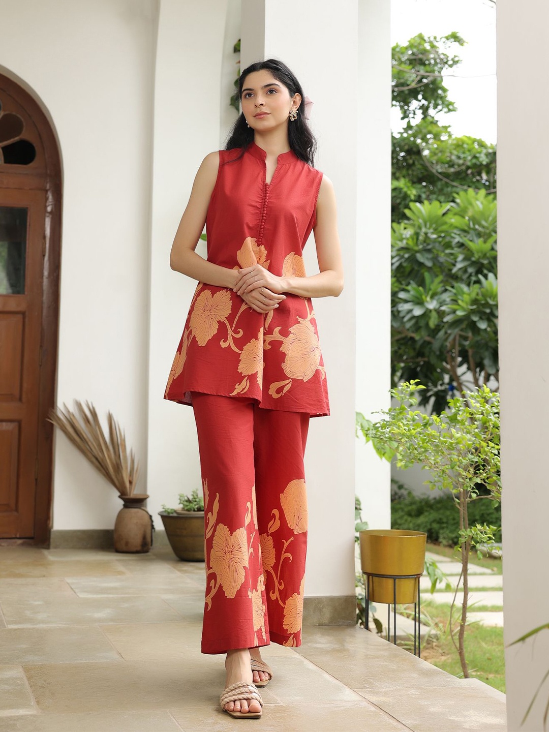 

JISORA Orange Floral Printed Mandarin Collar Pure Cotton Top With Trousers