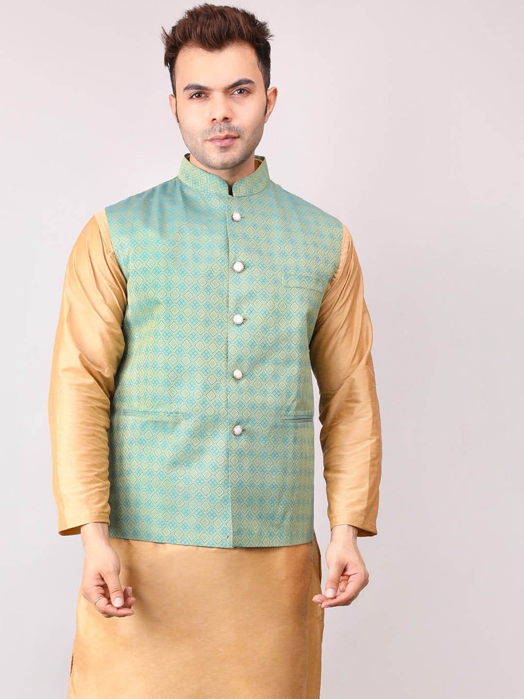 

Voniry Men Embroidered Nehru Jackets, Green