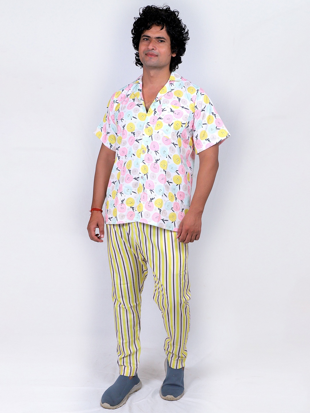

TILISM Printed Lapel Collar Neck Short Sleeves Pure Cotton Shirt With Pyjamas, White