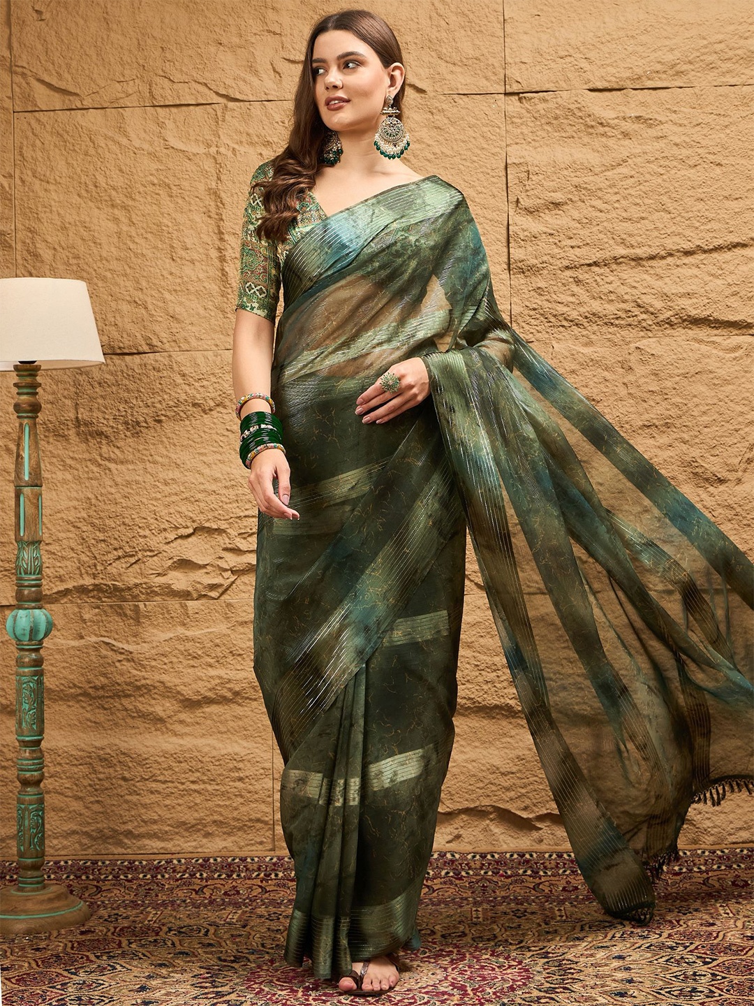 

Sangria Striped Printed Saree With Blouse Piece, Green