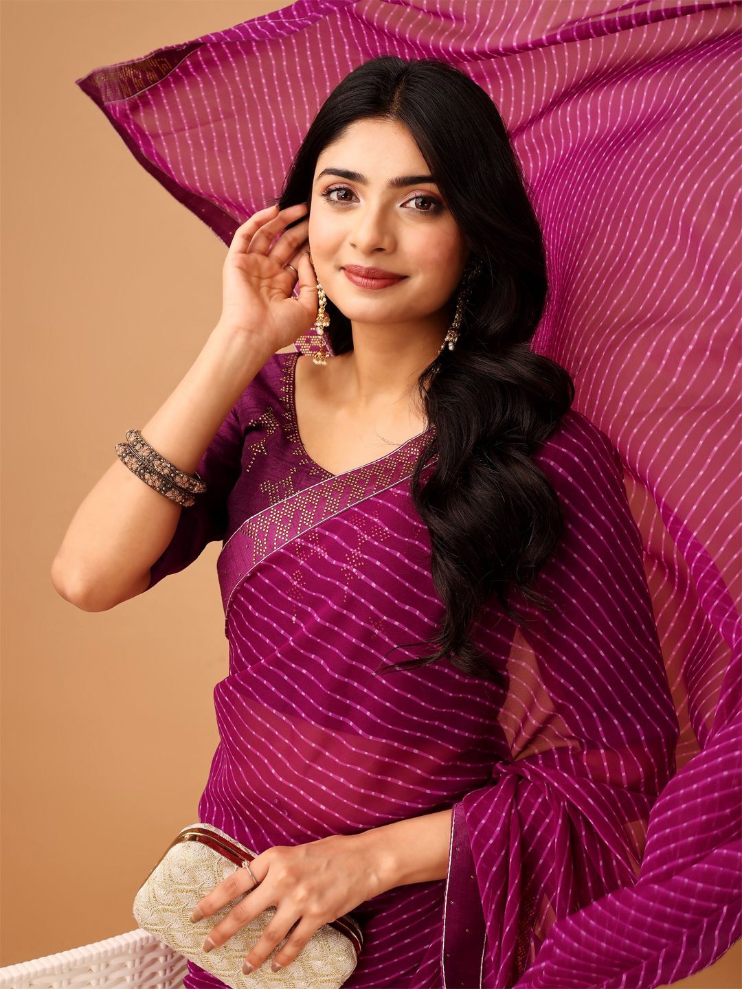

SM TRENDZ Striped Embellished Pure Georgette Saree, Purple