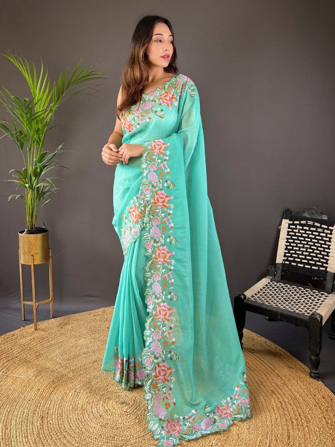 

Celeb Styles Floral Embroidered Saree With Blouse Piece, Green