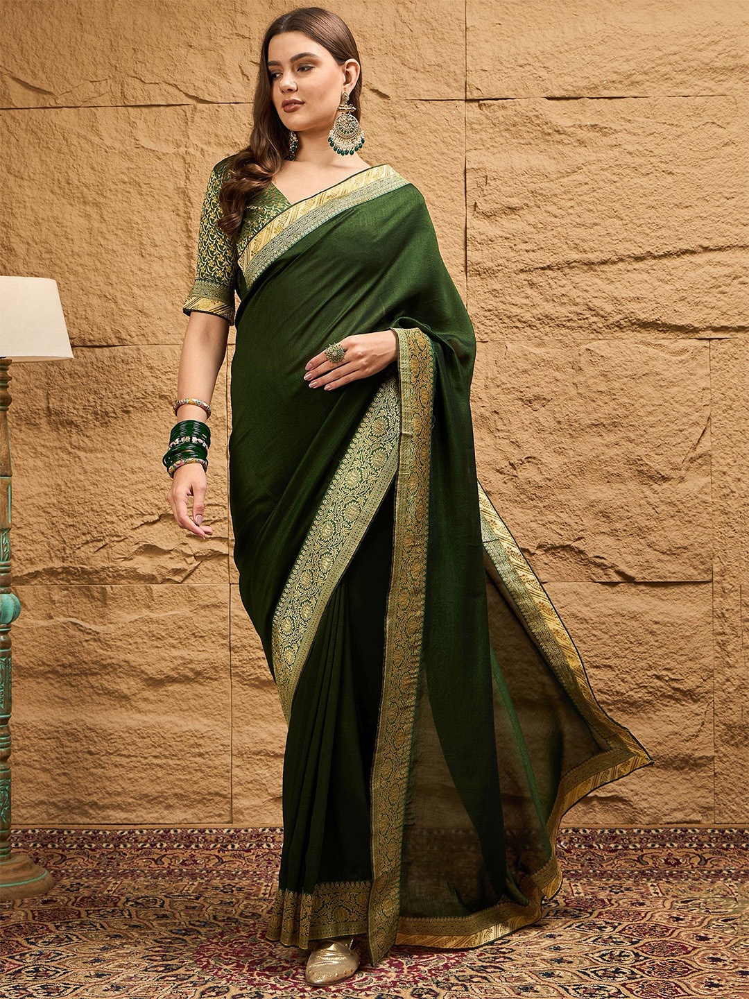 

Sangria Woven Design Saree With Blouse Piece, Green