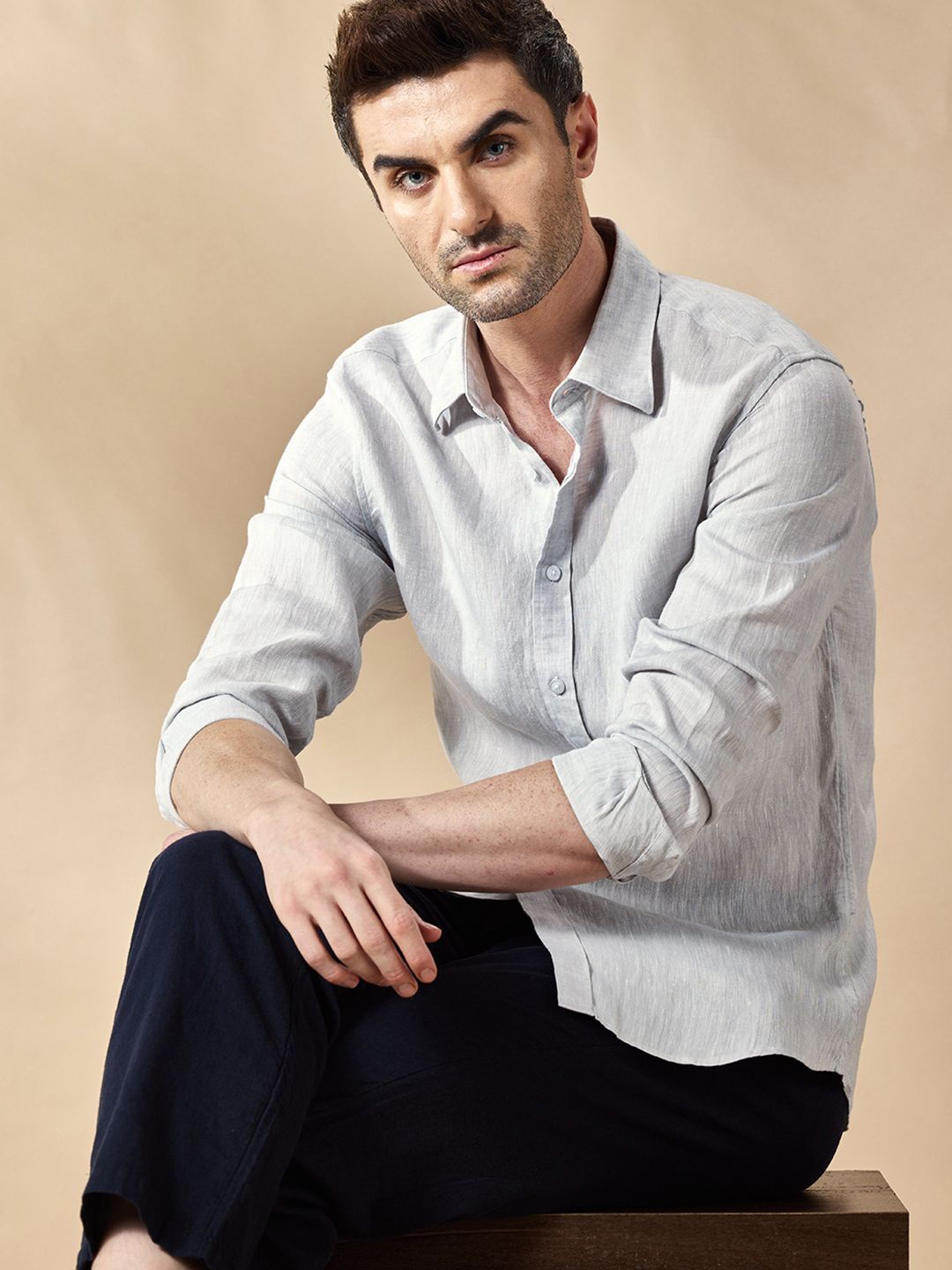 

Aldeno Men India Spread Collar Solid Linen Slim Fit Casual Shirt, Grey
