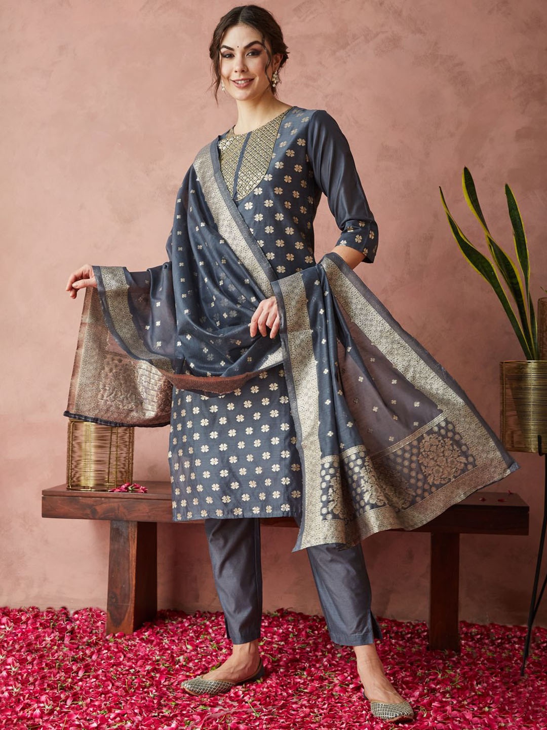 

RAJGRANTH Floral Woven Design Sequined Jacquard Chanderi Silk Kurta With Trouser & Dupatta, Grey