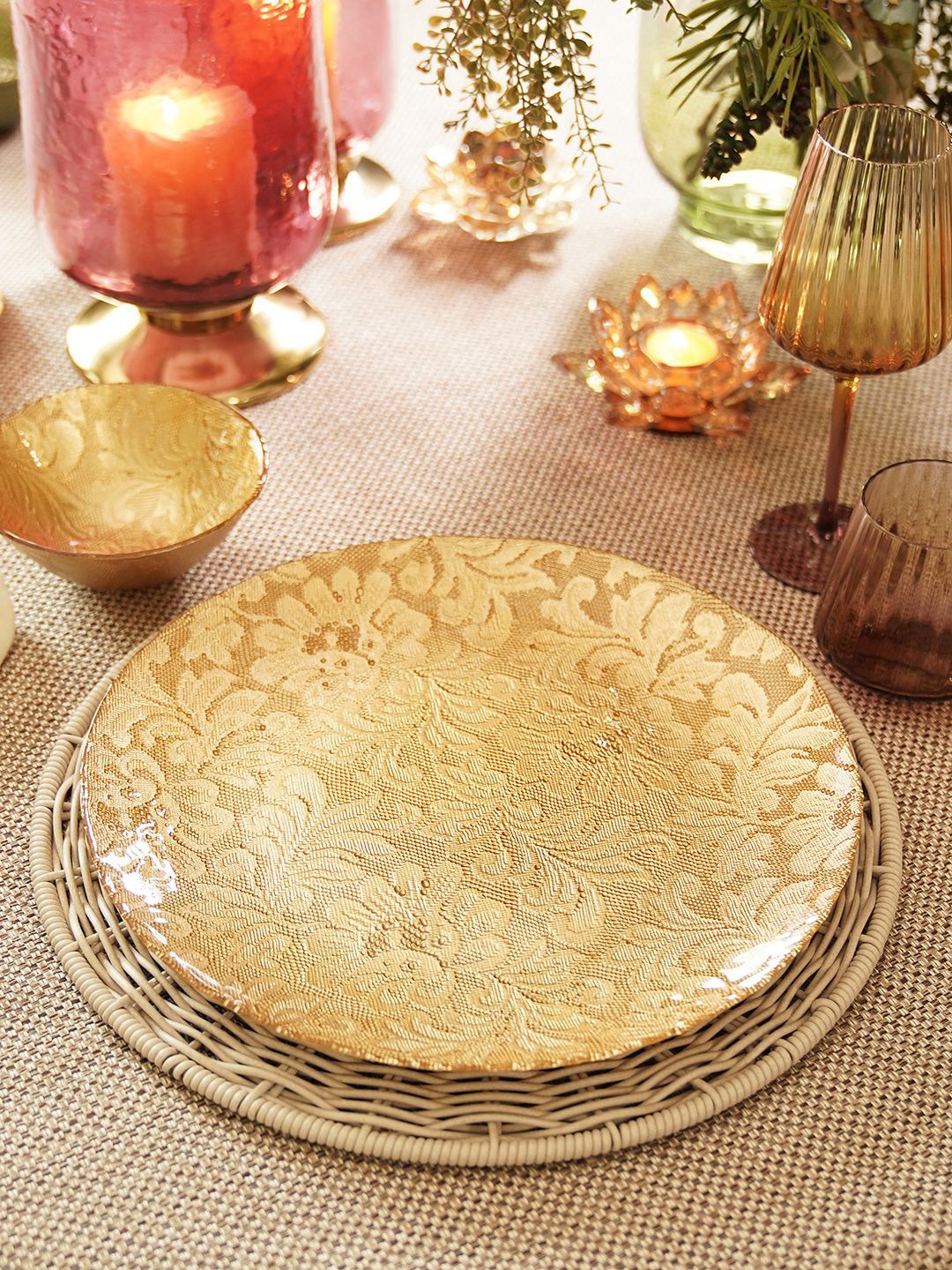 

Pure Home and Living Gold Toned 2 Pieces Textured Glass Plates