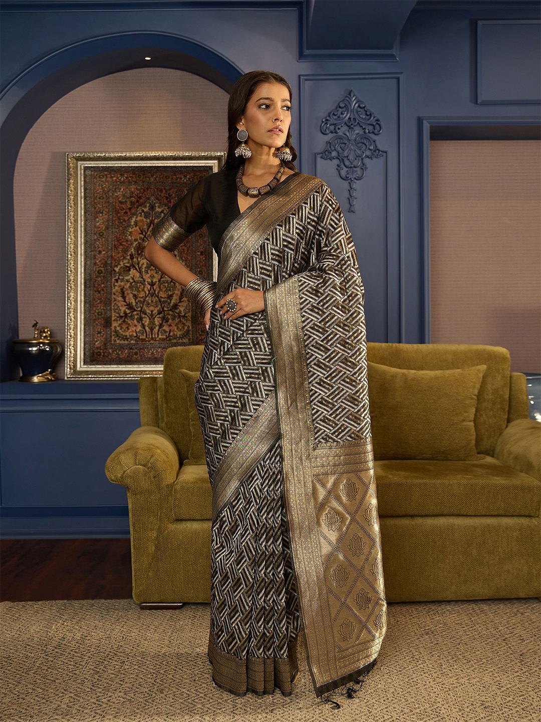 

Sangria Ethnic Motifs Woven Design Banarasi Saree With Unstitched Blouse, Black
