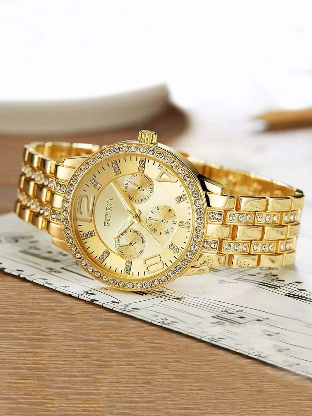 

FIMBUL Women Dial & Stainless Steel Straps Analogue Automatic Watch Watch-D5-G01, Gold