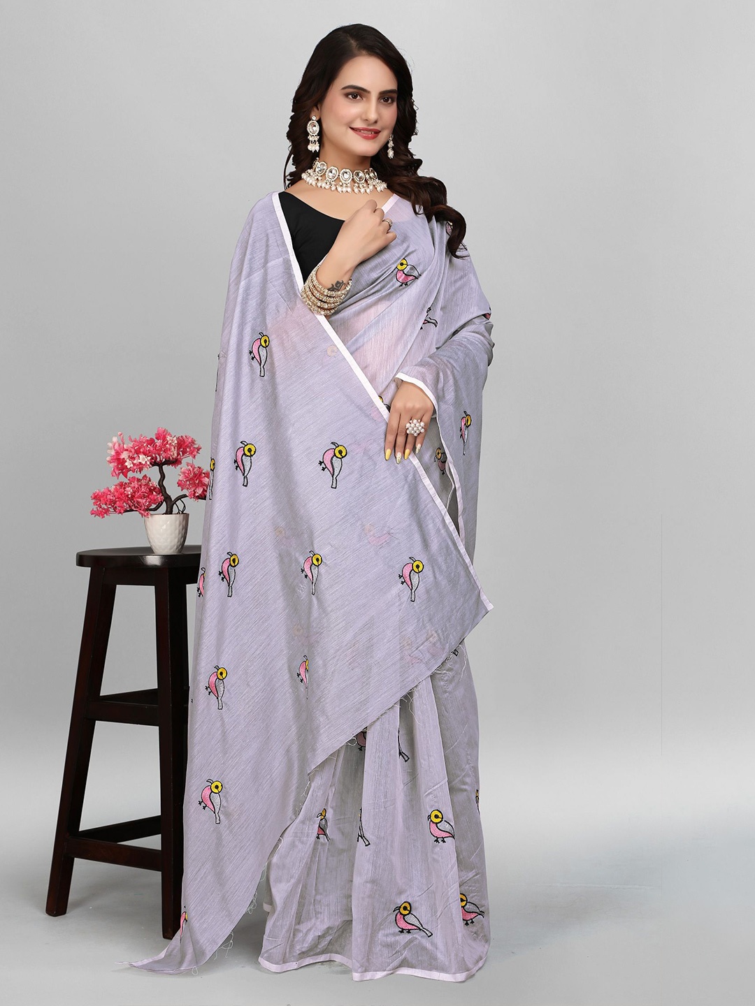 

Aika Abstract Embroidered Pure Cotton Chanderi Ready to Wear Saree, Grey