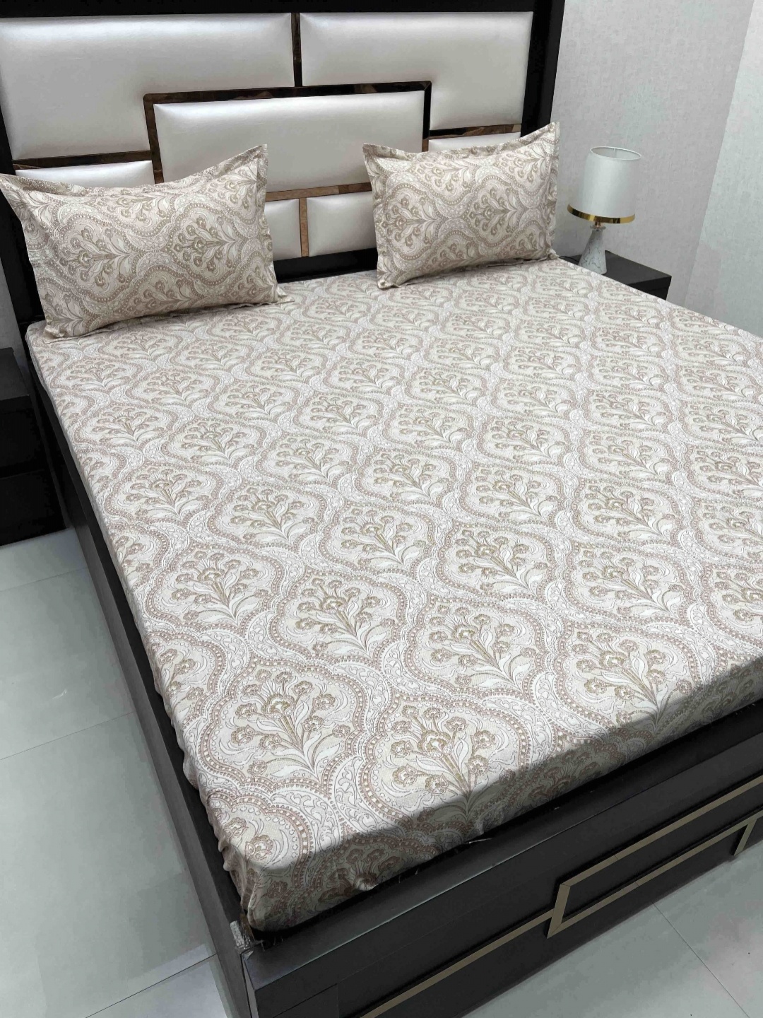 

Pure Decor Ruby White Ethnic 350TC Pure Cotton Super King Fitted Bedsheet & Pillow Covers, Brown
