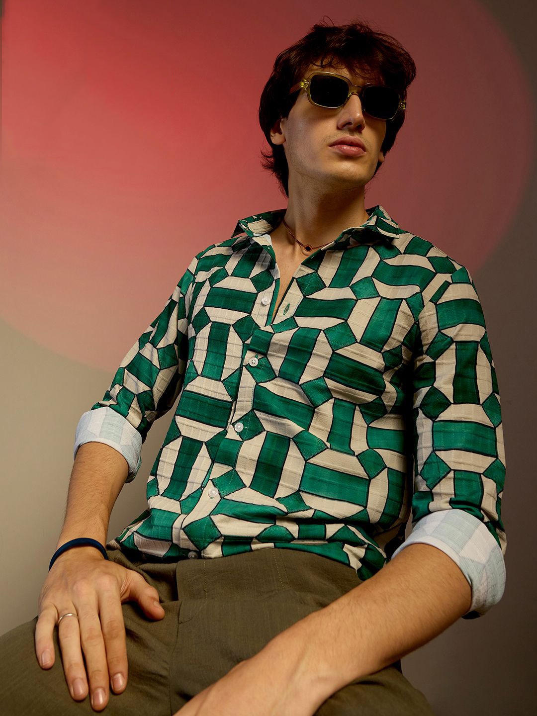 

Campus Sutra Men Comfort Spread Collar Geometric Printed Casual Shirt, Green