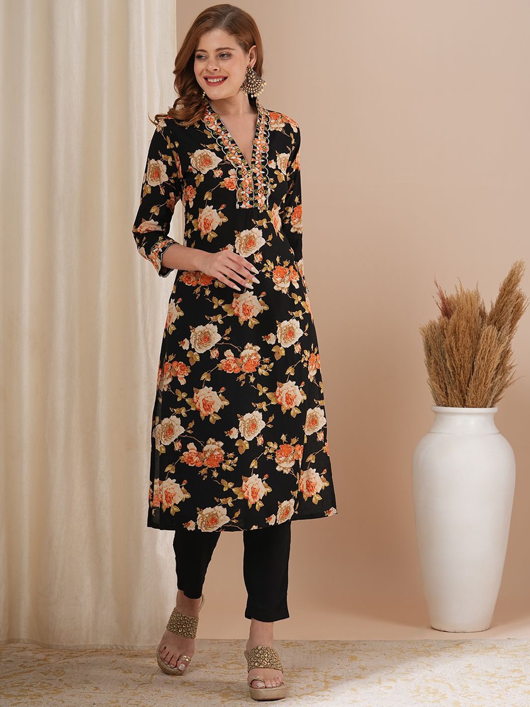 

FASHOR Floral Printed V-Neck Mirror Work Straight Kurta With Trousers, Black