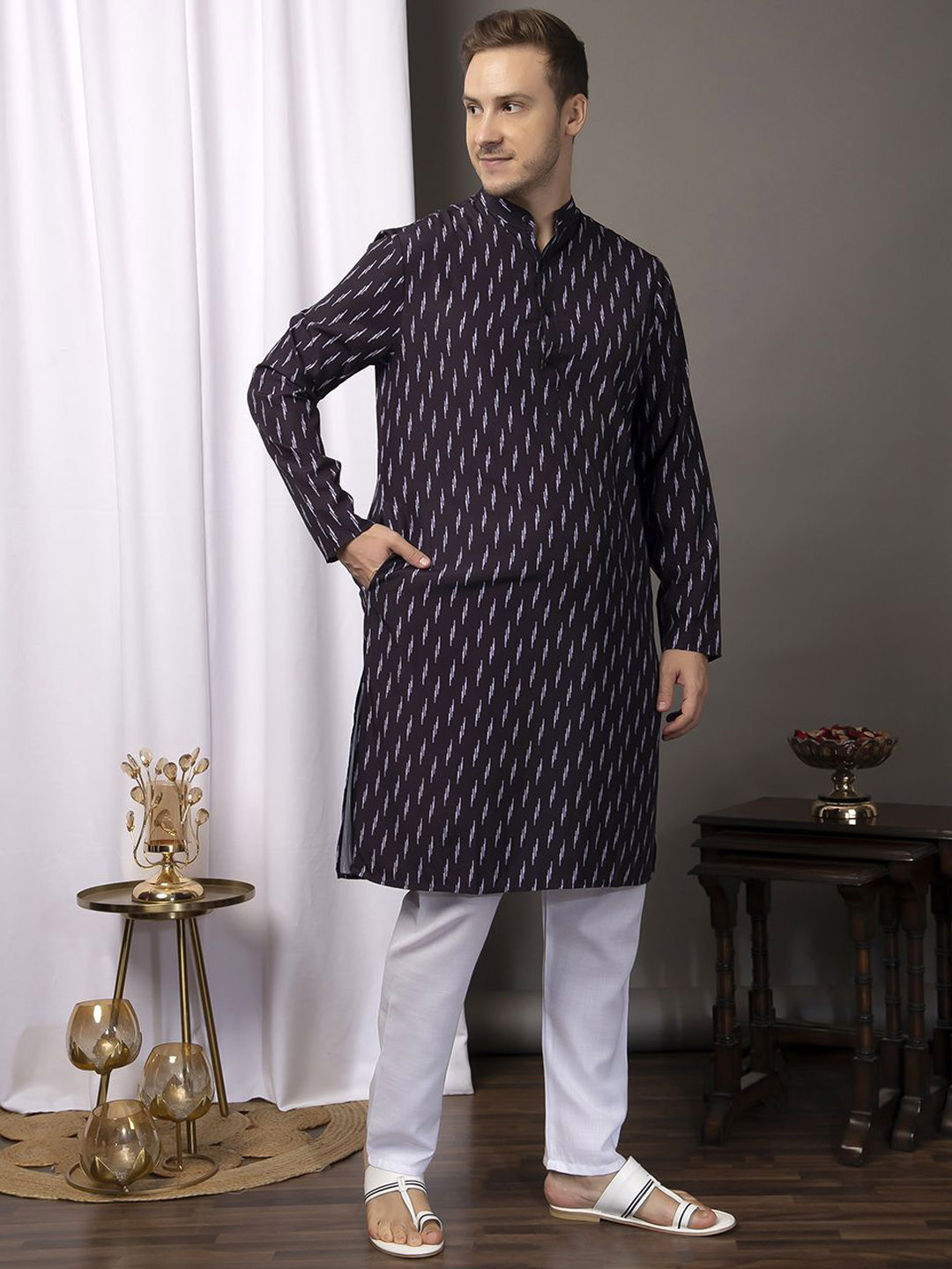 

Hangup Geometric Printed Mandarin Collar Straight Kurta with Pyjamas, Black