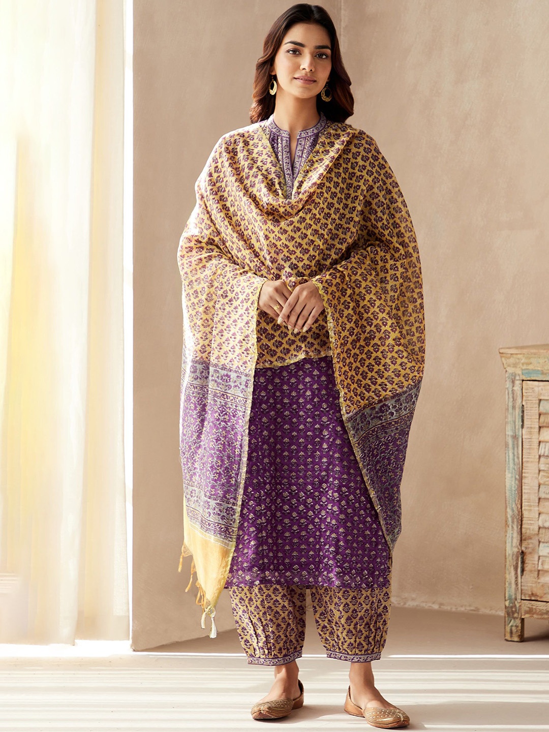 

GoSriKi Floral Printed Straight Sequinned Kurta with Trousers & Dupatta, Purple