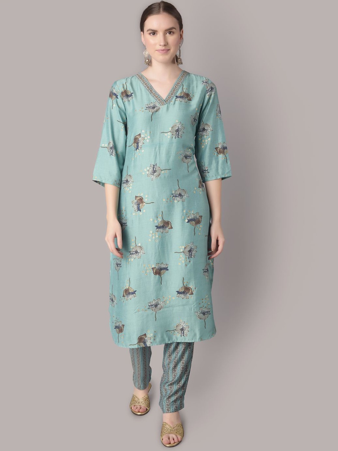 

Shree Floral Printed V-Neck Regular Liva Kurta With Trousers, Turquoise blue