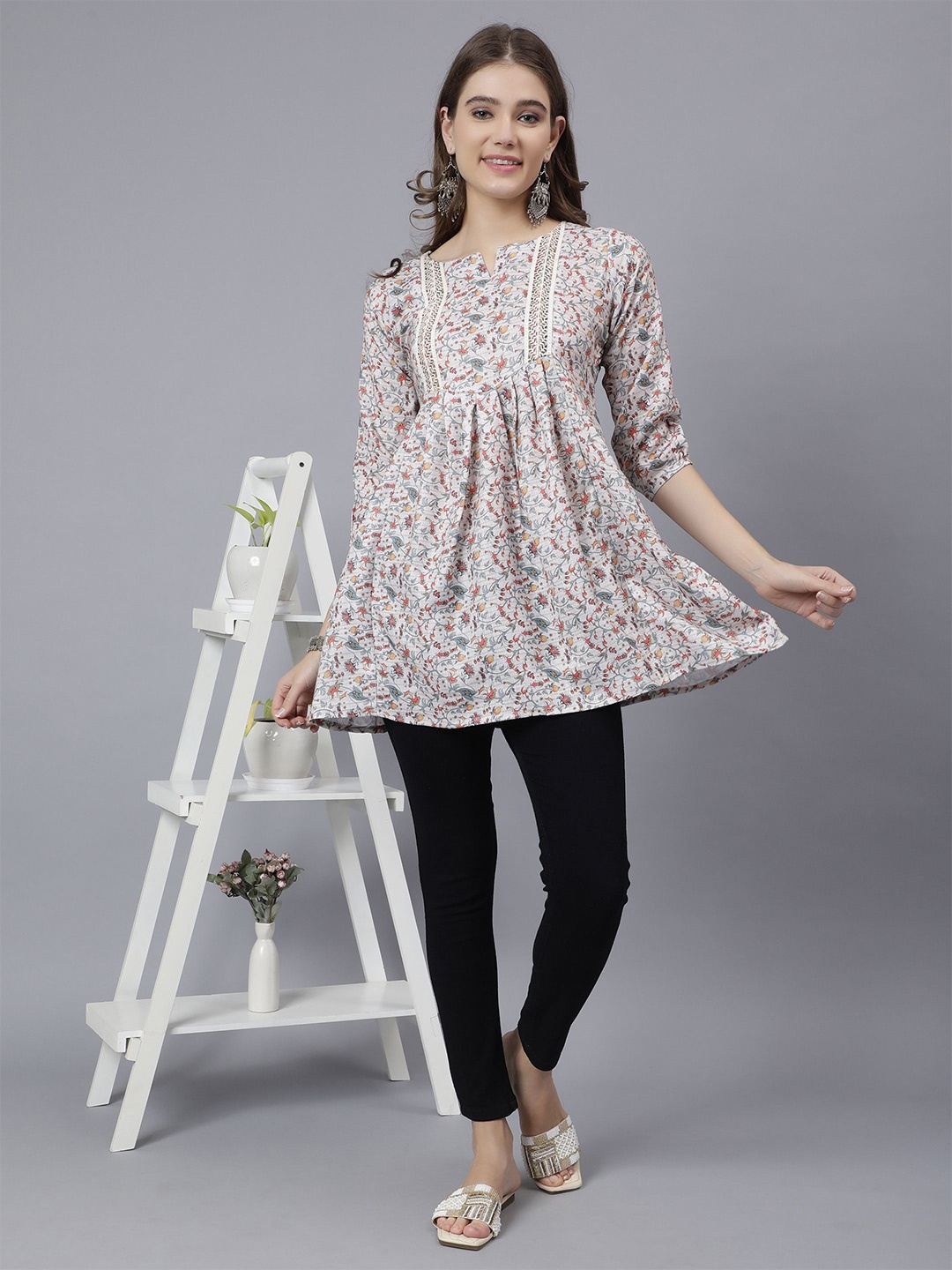 

STUNICS Floral Printed Linen Empire Kurti, Off white