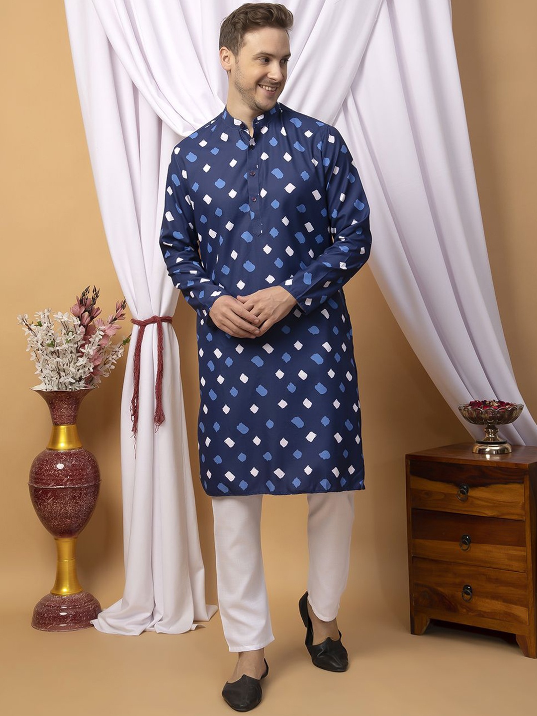 

Hangup Geometric Printed Mandarin Collar Straight Kurta with Pyjamas, Navy blue
