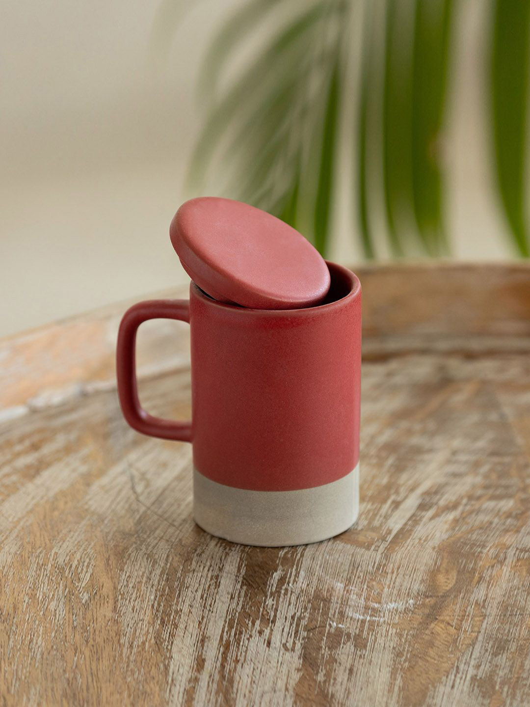 

ExclusiveLane Red & Beige Ceramic Matte Mugs With Lid 320 ml