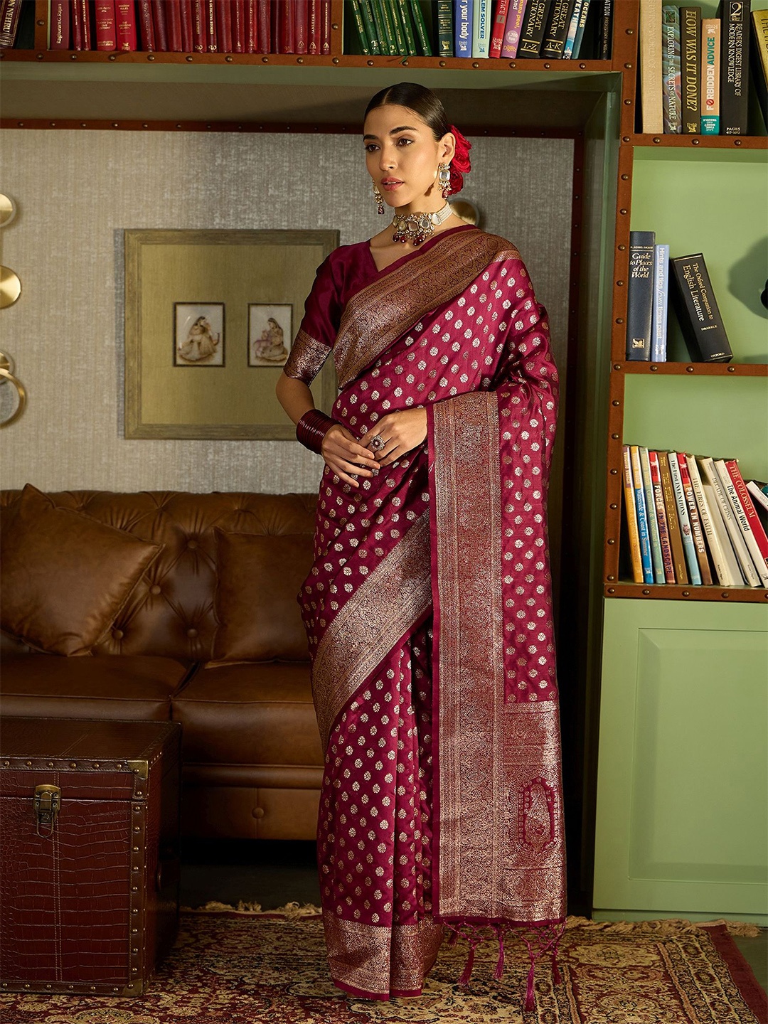 

Sangria Woven Design Zari Banarasi Saree, Burgundy