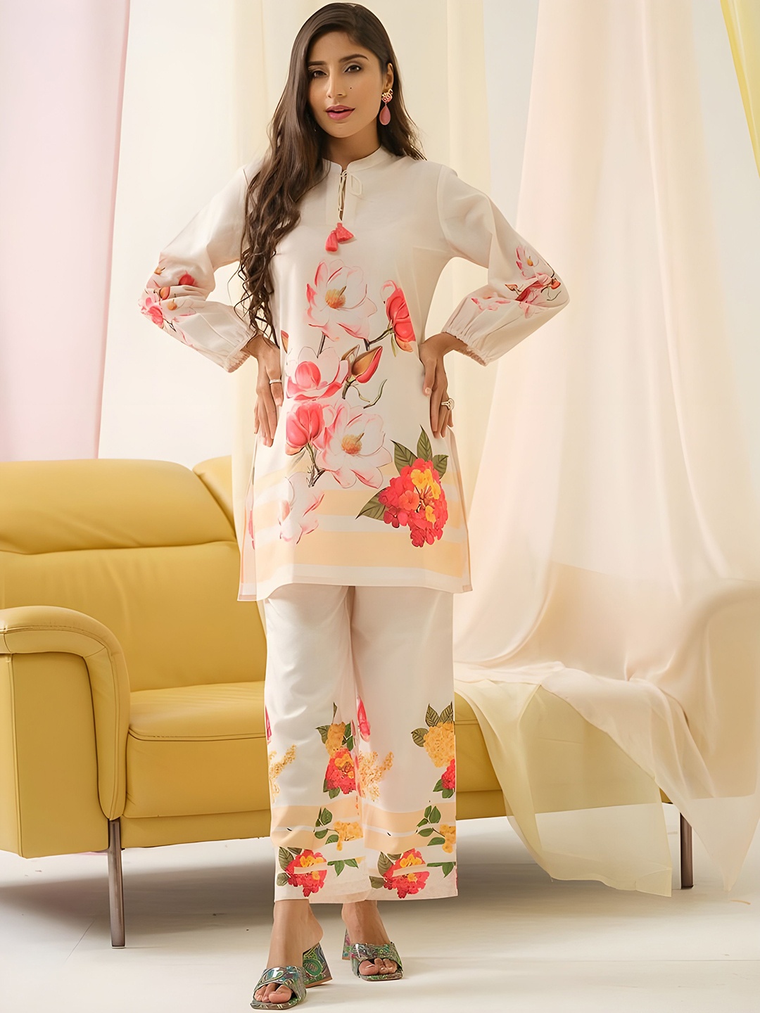 

NIJANAND TEXTILE Women Printed Pure Cotton Kurti with Trousers, White