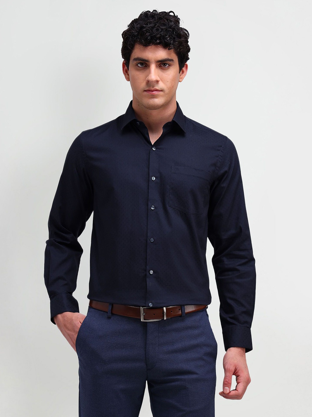 

Arrow Men Classic Spread Collar Solid Cotton Formal Shirt, Navy blue