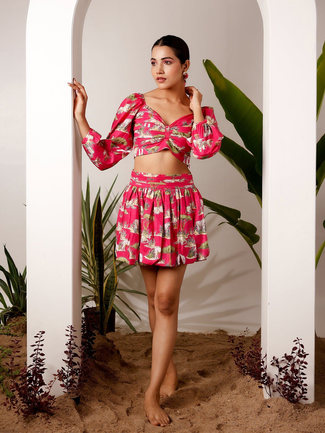 

MOONSTRUCK Crop Top & Balloon Skirt Printed Co-Ords, Pink
