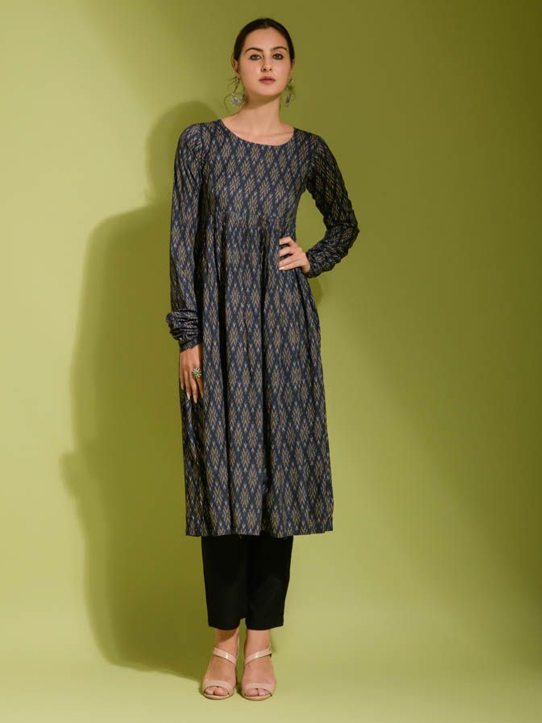 

SAZRIKA Ethnic Motifs Printed Straight Kurta, Grey